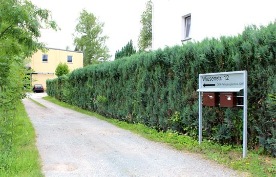 Hofeinfahrt der CKR-Fahrzeugtechnik aus Lugau/ Sachsen